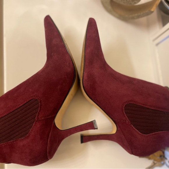 NINE WEST Women's Sofia Ankle Bootie. Burgandy. Size 7. Heel height appx 3.5inch - Picture 14 of 16